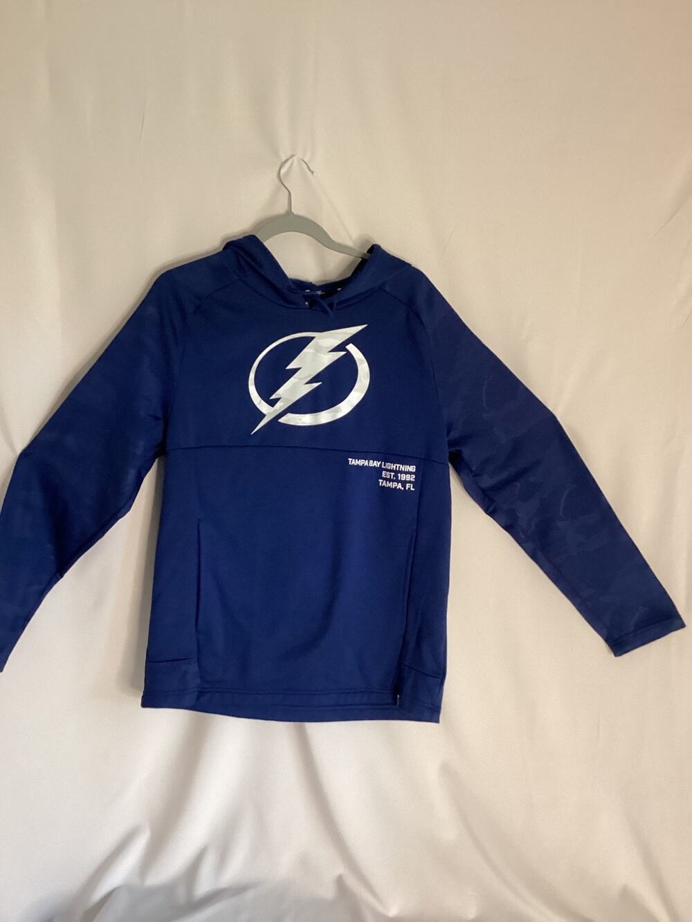 Tampa Bay Lightning Hoodie – Size Medium
